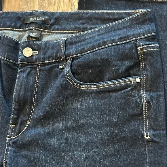 White House / Black Market Mid-Rise Jeans (12L) - Picture 4 of 8